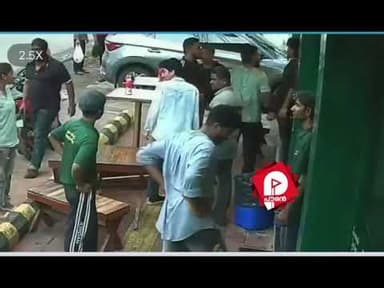 സിഗരറ്റ് വലിച്ചതിനെ ചൊല്ലി ആലുവ നഗരത്തിൽ പൊരിഞ്ഞ തല്ല്