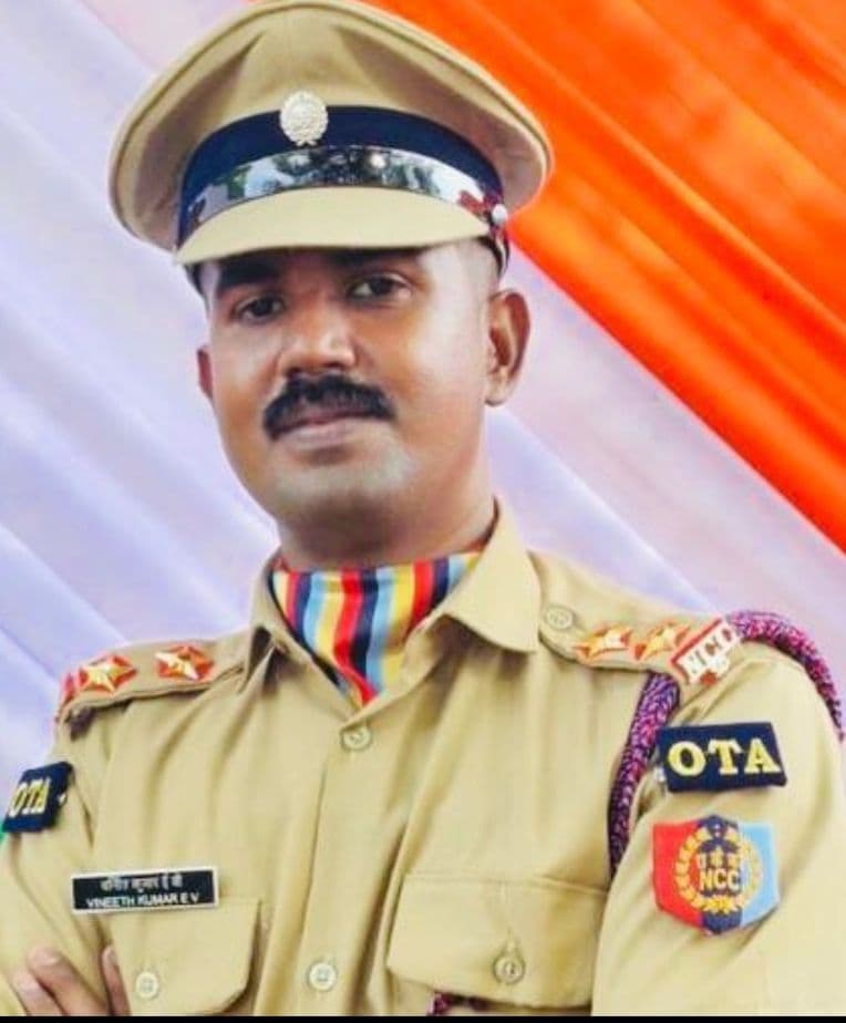 ഇ.വി. വിനീത്കുമാറിന് ലഫ്റ്റനന്റ് പദവി