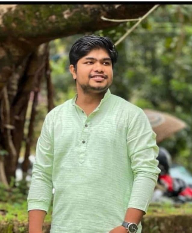 വാഹനാപകടം, ചെങ്ങമനാട് യൂത്ത്കോൺഗ്രസ് നേതാവ് മരിച്ചു
