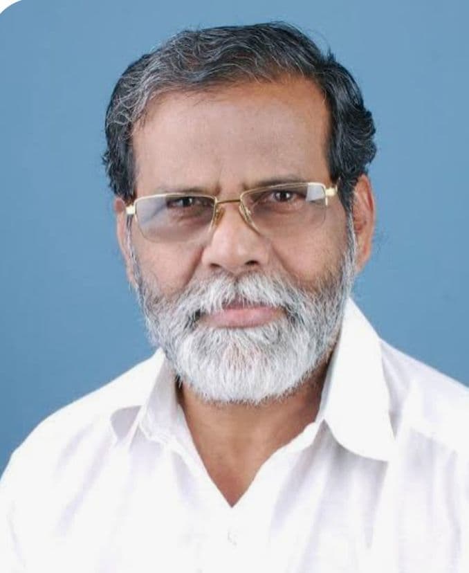 നക്ഷത്ര വൃക്ഷങ്ങളുമായി ശ്രീമൻ നാരായണൻ
