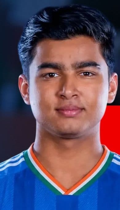 ഏറ്റവും പ്രായം കുറഞ്ഞ ഇന്ത്യൻ ക്രിക്കറ്റ് ടീമംഗമെന്ന റെക്കോർഡ് വൈഭവിന്