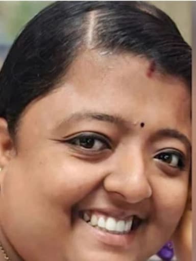 ബസിൽ നിന്നും തെറിച്ചു വീണ് യുവതി മരിച്ചു