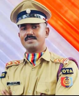 ഇ.വി. വിനീത്കുമാറിന് ലഫ്റ്റനന്റ് പദവി