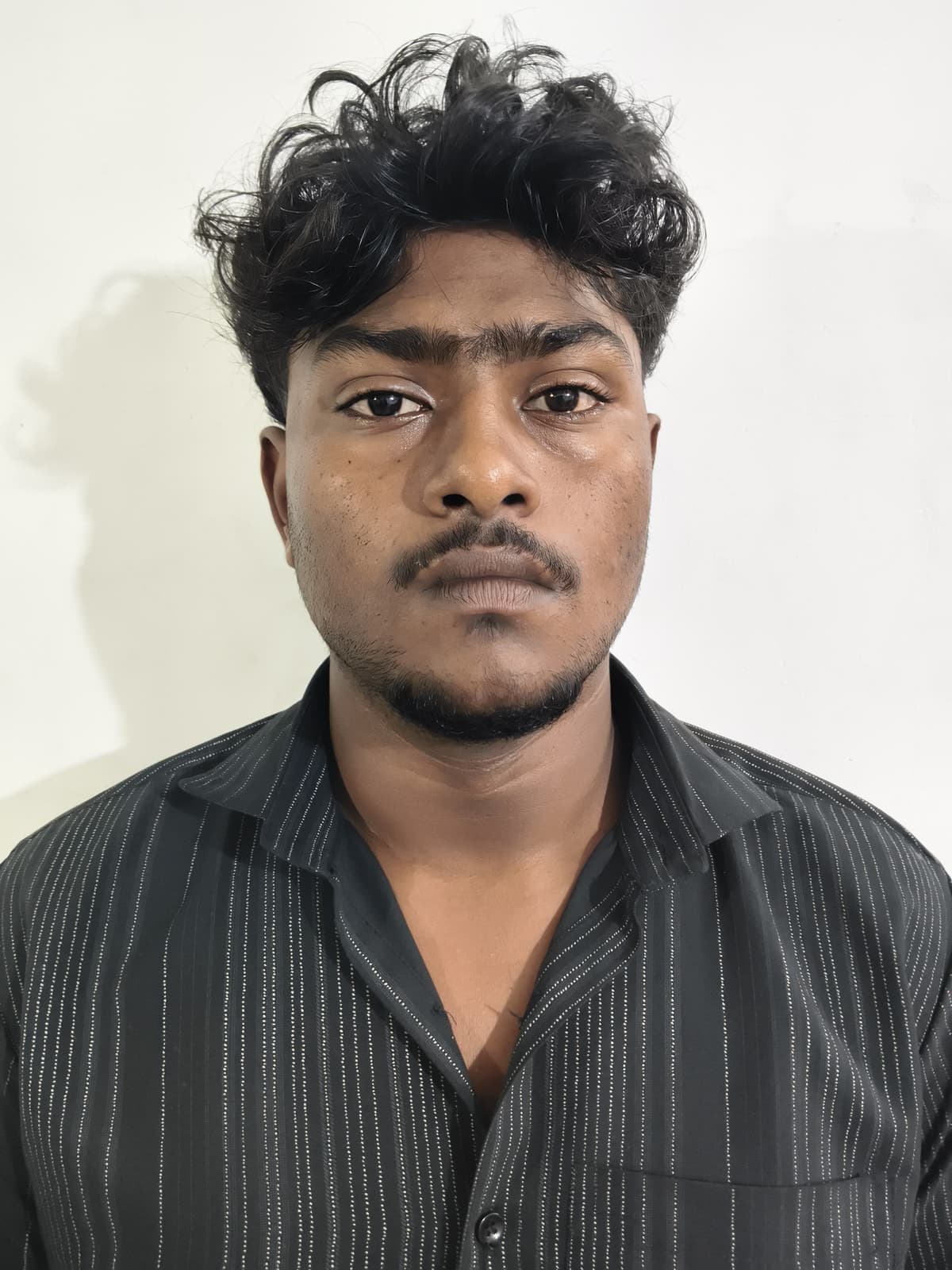 രാത്രി യുവതിയെ പിന്തുടർന്ന് അപമാനിക്കാൻ ശ്രമിച്ചവർ പിടിയിൽ